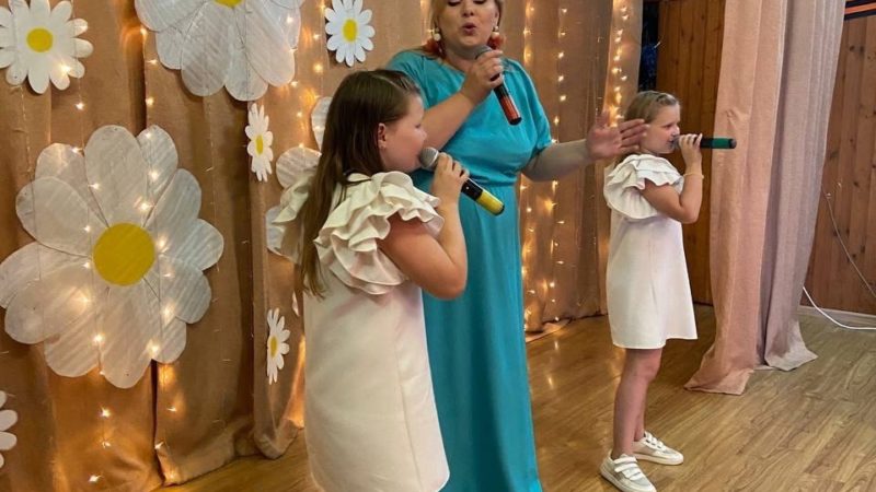 В Орешках пели о любви