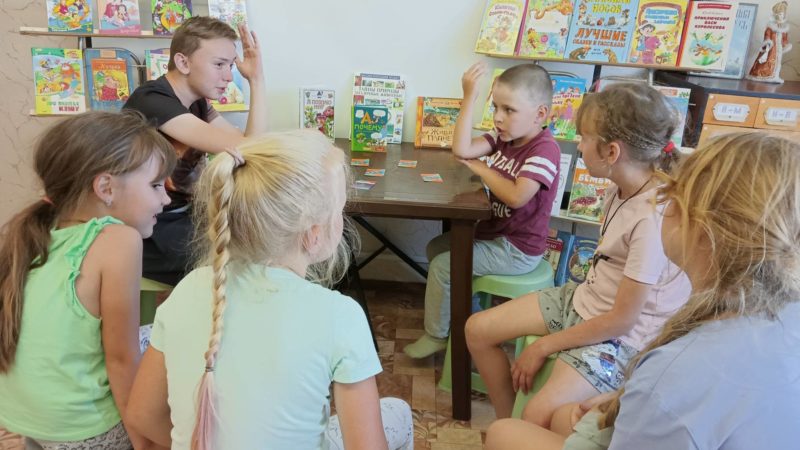 Покровские ребята познавали природу в библиотеке