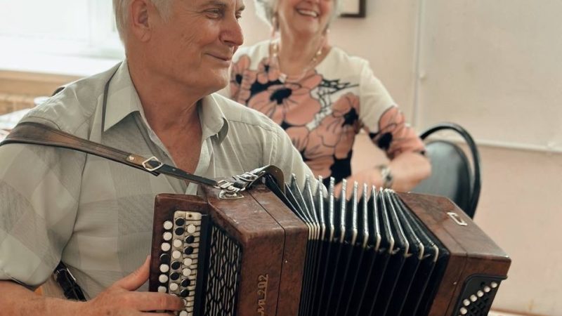 Тучковцы слушали песни и игру на гармони