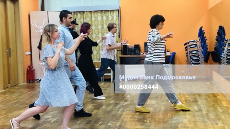 Ружане осваивают уроки танго