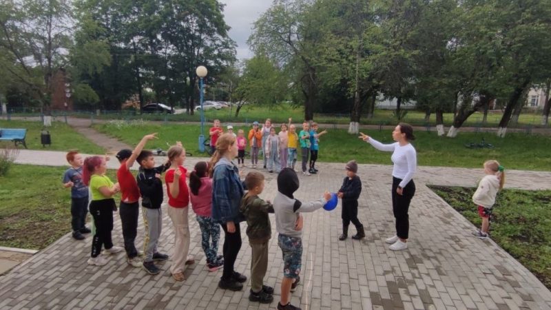 В Нововолково  во дворе ДК состоялась игровая программа
