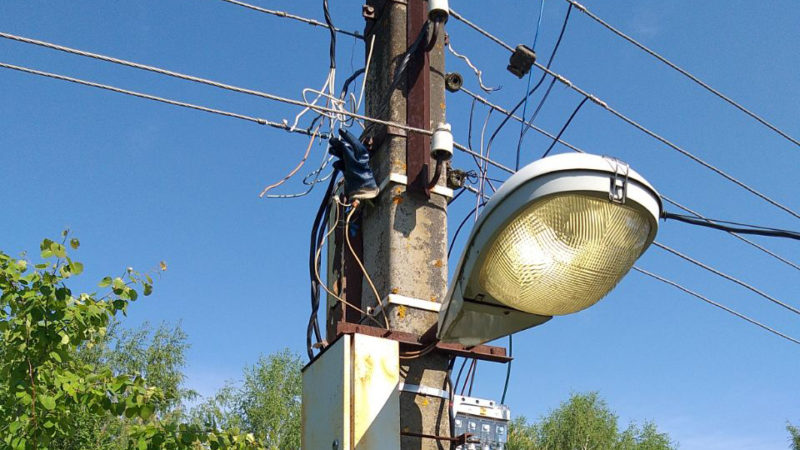 В Рузском округе приводят в порядок уличные светильники