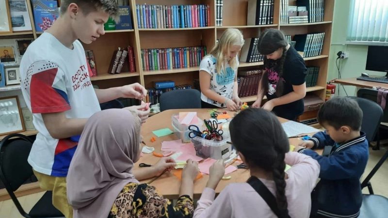 Волонтеры Рузского ресурсного центра провели игры в Тучковской библиотеке