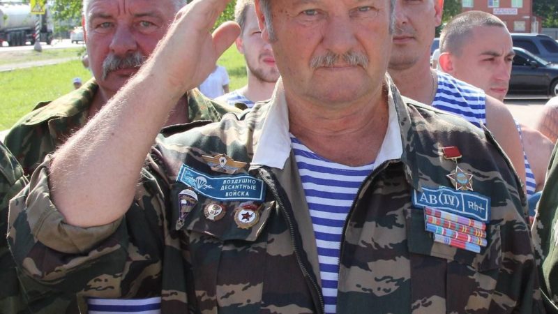 Александр Василенко призывает настоящих мужчин служить по контракту