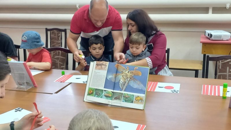 В Рузской библиотеке клеили божьих коровок