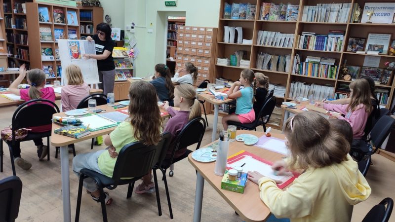 Тучковские ребята рисовали тигрят