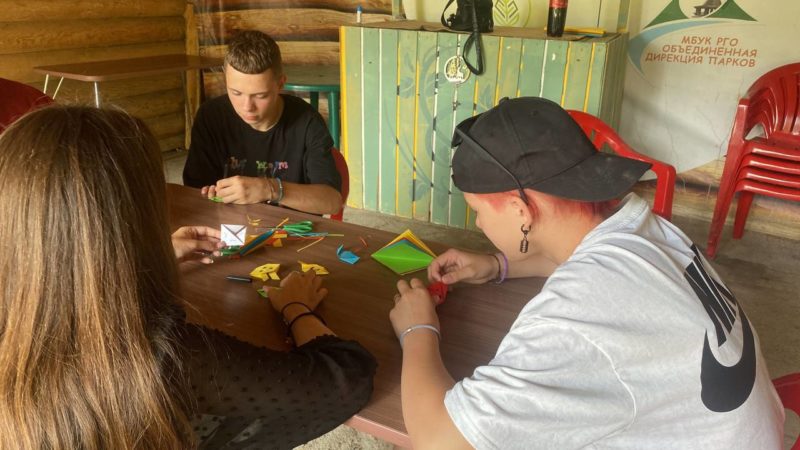 Посетители Городка занимались оригами