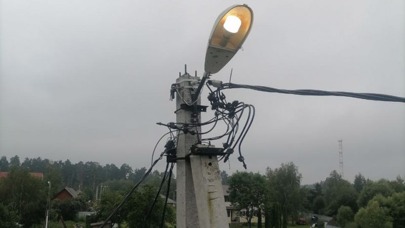 В Рузском округе меняют лампы в фонарях