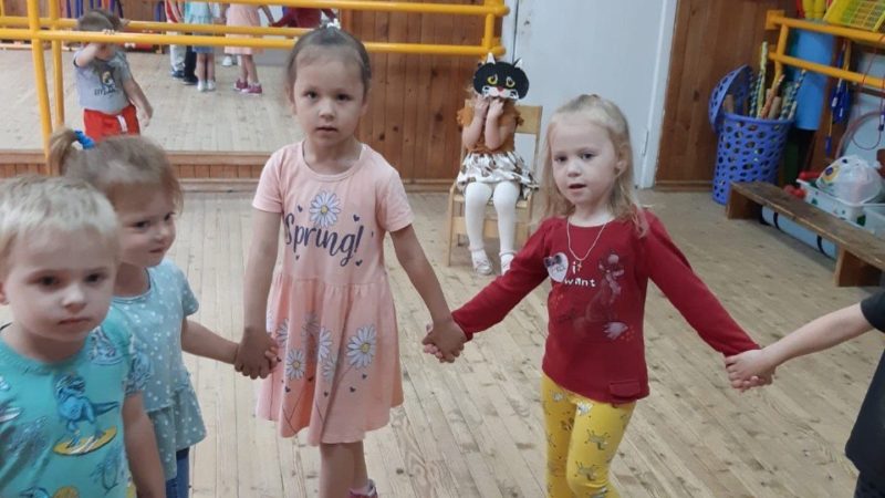 Нововолковские детсадовцы учились взаимодействовать друг с другом в игре