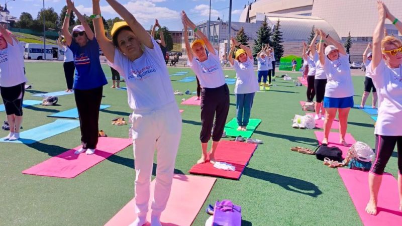 Рузские долголеты занимались йогой в Коломне