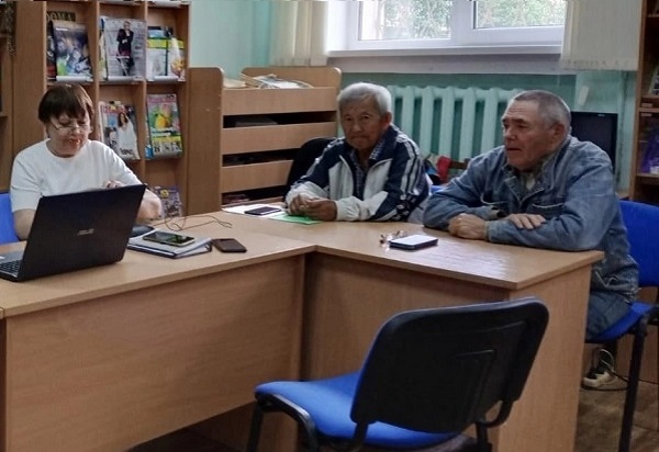 Рузские пенсионеры осваивают портал «Госуслуги»