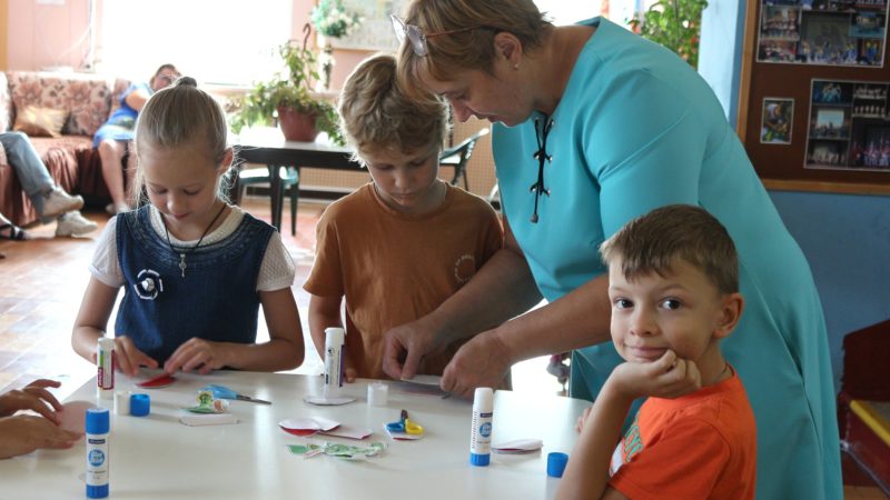 Дороховчане мастерили аппликации «Вкусное яблоко»