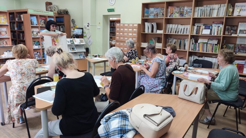 В Тучковской библиотеке рисовали как индийцы