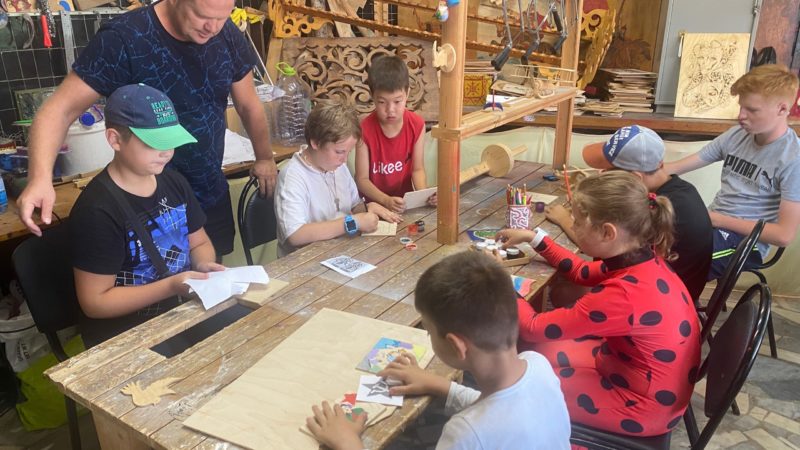 Космодемьянцы выжигали картинки в ДК