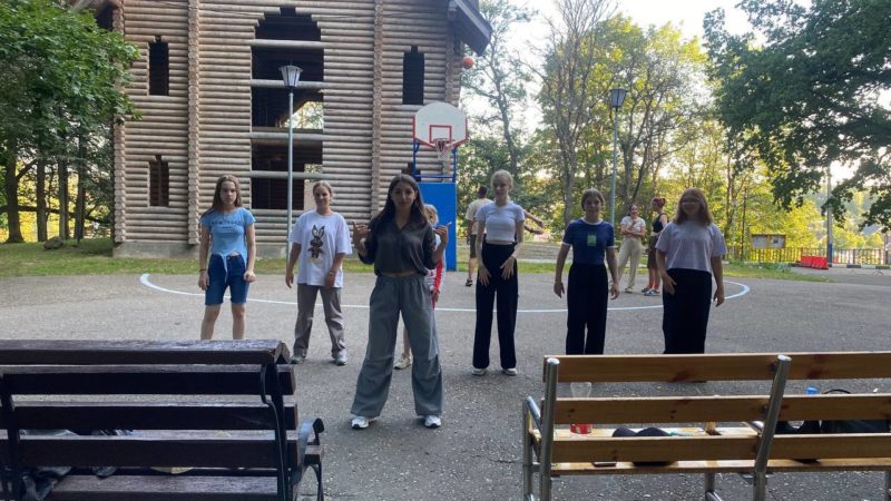 На Городке разучивали новые движения хип-хопа