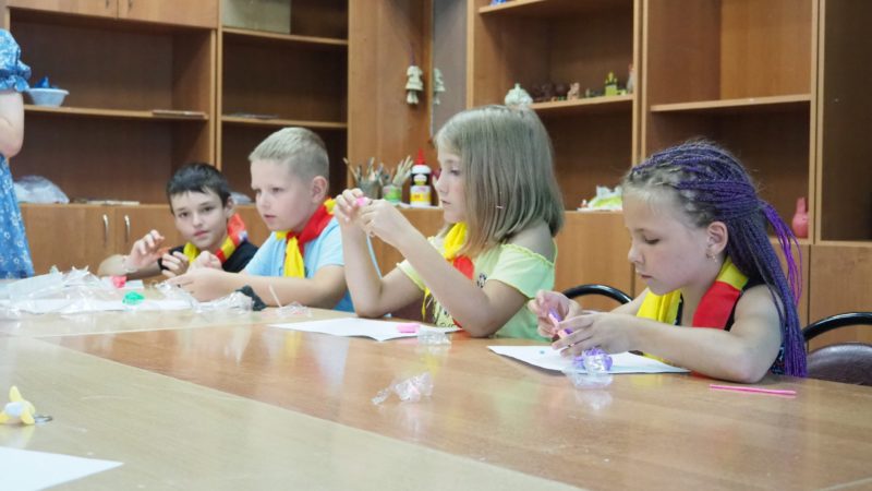 В клубе «Каникулы в Молодежке» состоялись творческие мастер-классы