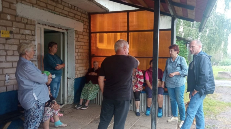 Депутаты-единороссы ответили на вопросы жителей Лыщиково