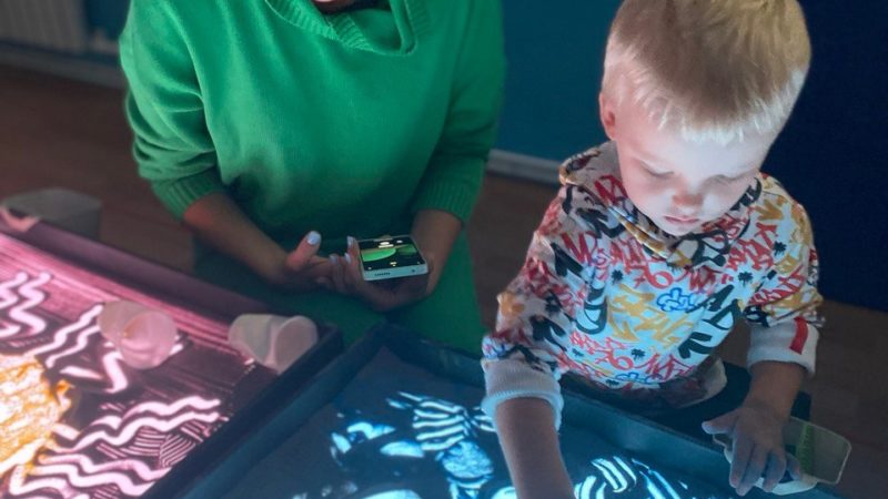 Горбовцы рисовали песком