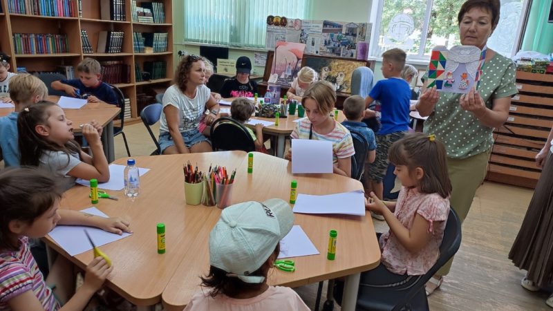 Юные тучковцы смастерили театр