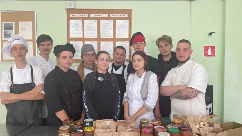 Тучковские студенты испекли печенье для участников СВО