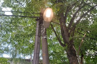 В Рузском округе меняют лампы в светильниках