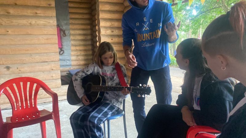 На Городке звучала гитара