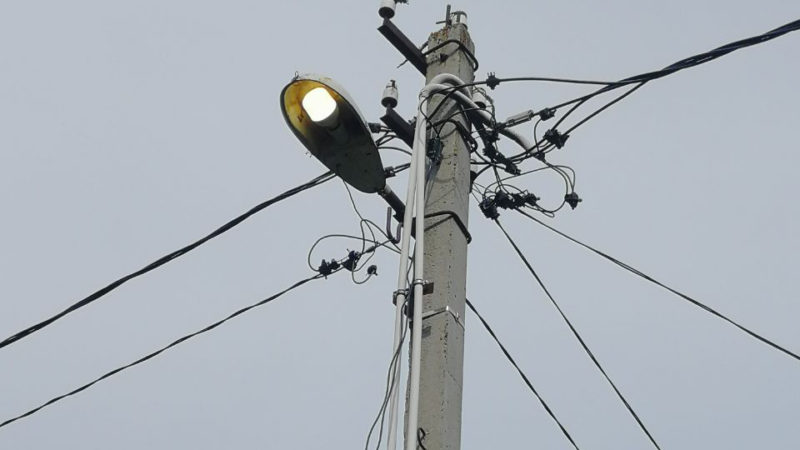 В Рузском округе меняют лампы в фонарях