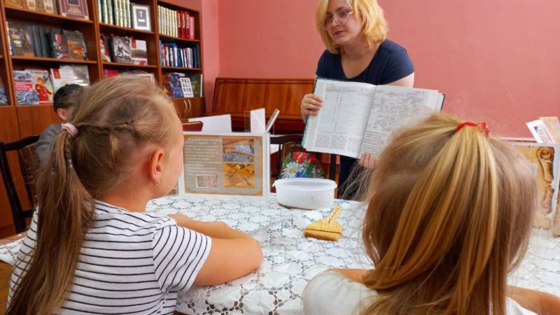 Юные ружане изготовили старинную бумагу