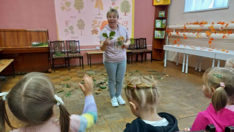 Маленькие ружане узнавали секреты леса в библиотеке