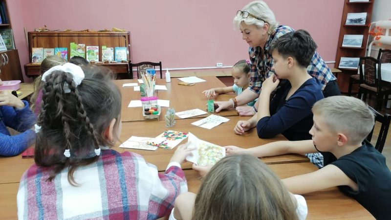 Юные ружане читали книги об осени