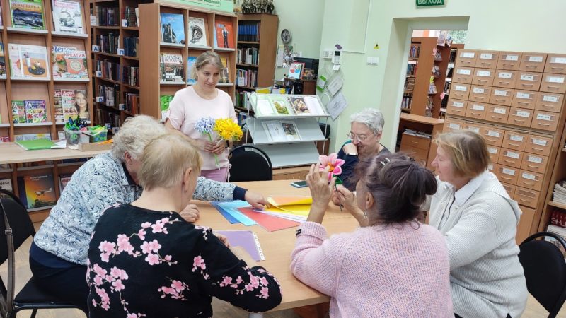 Осенний мастер-класс – для тучковских долголетов