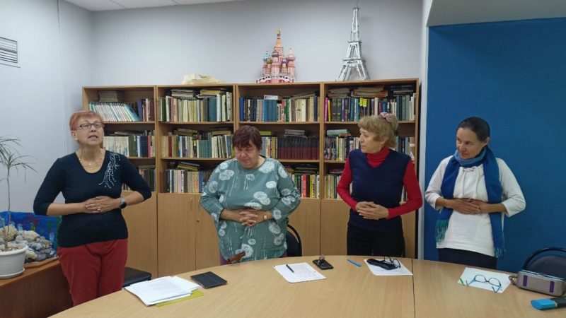 Долголеты занимались дыхательными упражнениями