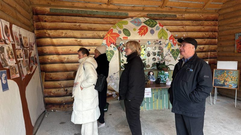 Ружане ознакомились с советскими постерами