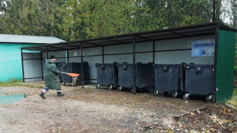 В Рузском округе убирают мусор на контейнерных площадках
