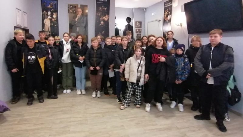 Космодемьянские школьники побывали в театре