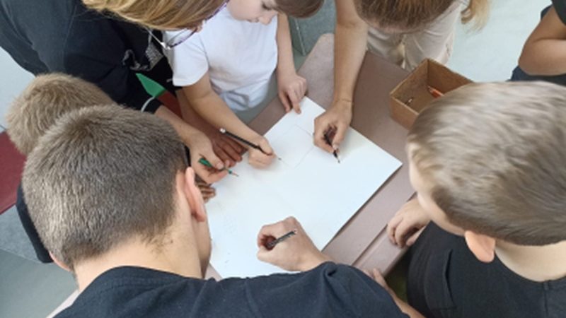 В Покровской школе соревновались дети и родители