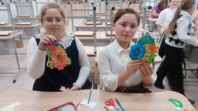 Дороховские школьницы учатся рукоделию