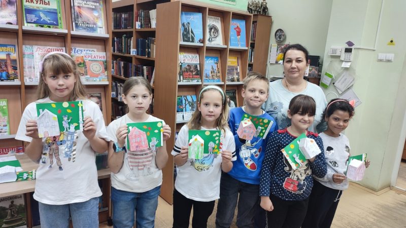 Тучковские ребята смастерили почтовые домики