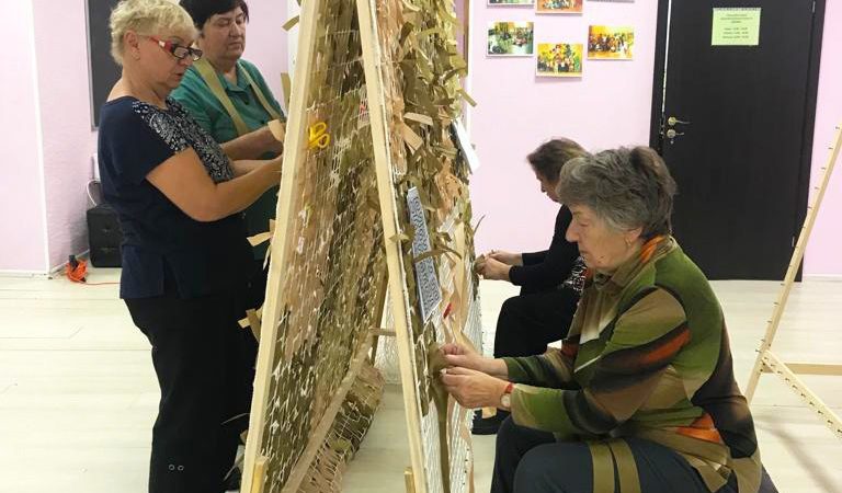 Горбовцев приглашают плести маскировочные сети