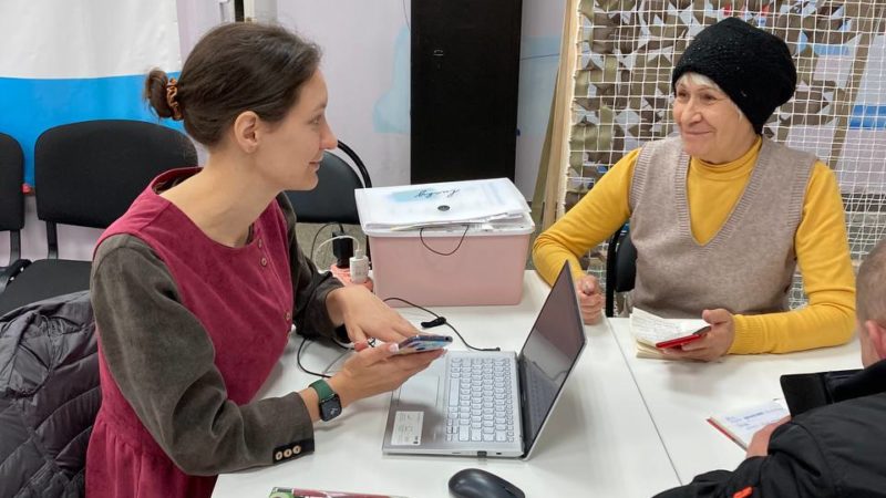 Тучковские долголеты осваивают смартфоны