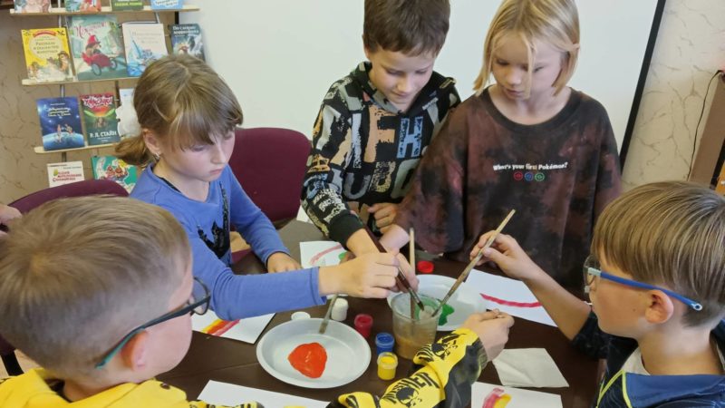 Покровские ребята узнали историю возникновения красок