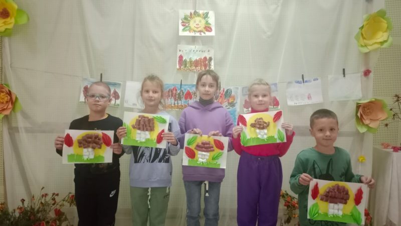 Юные брикетцы создавали картины и аппликации