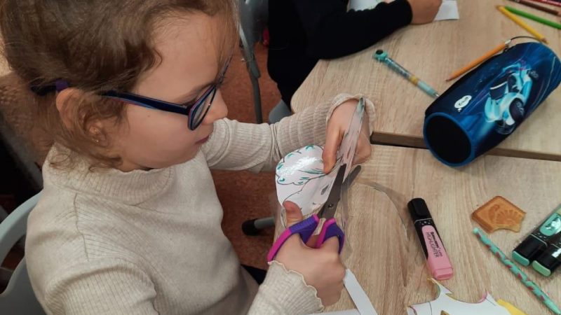 Дороховские школьники после уроков мастерят поделки