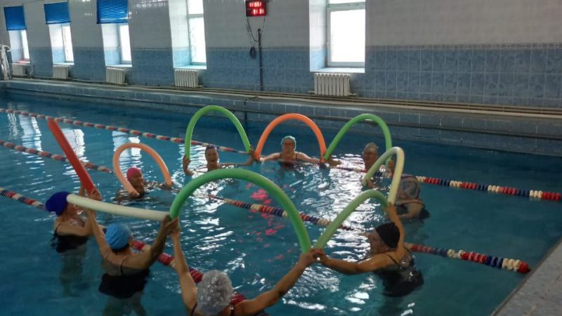 Тучковские долголеты посещают спортзал и бассейн