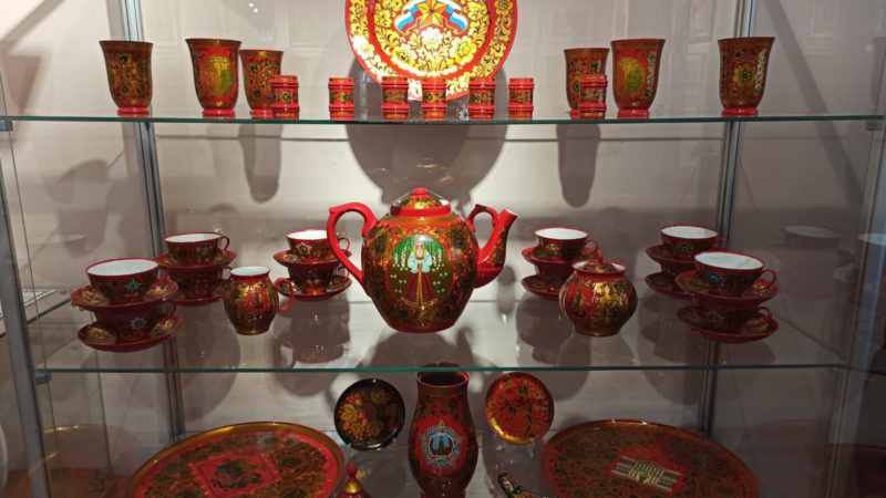 Ружан приглашают полюбоваться на хохломскую роспись