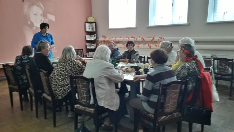 Веру, Надежду и Любовь вспоминали с играми, песнями и танцами