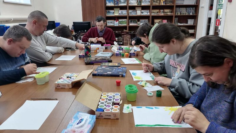 Ружане рисовали, вдохновившись творчеством Александра Шилова