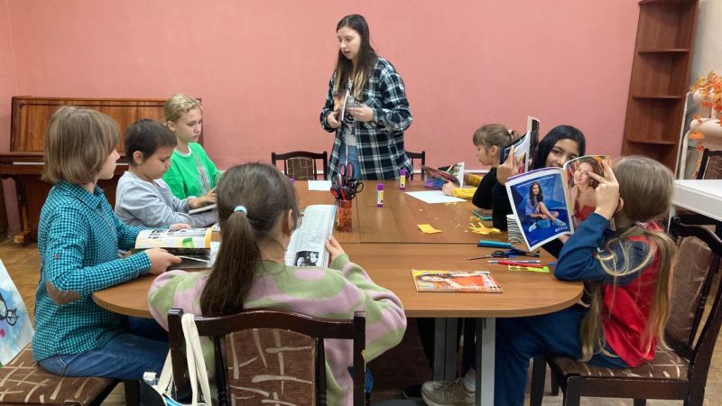 В Рузской библиотеке – мастер-класс по коллажу