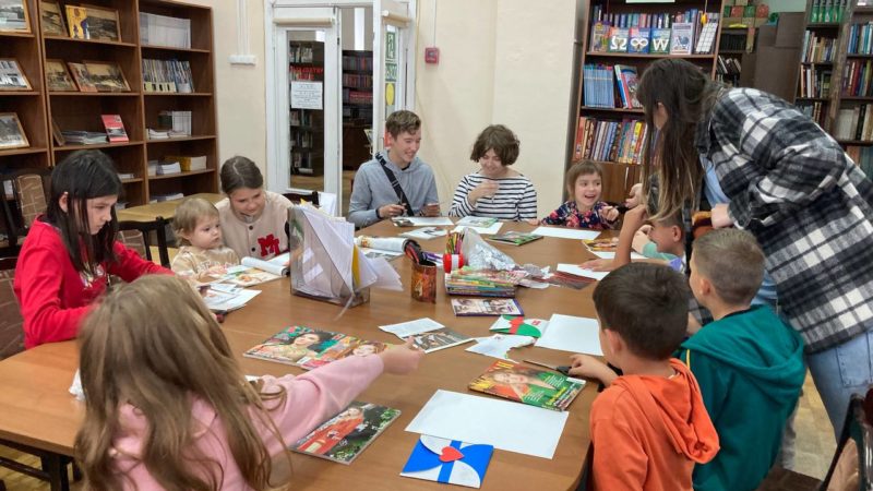 В Рузской библиотеке делали коллажи, посвященные папам