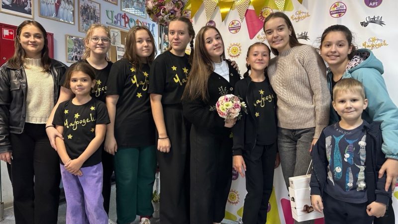 «Чародеи» дали праздничный концерт